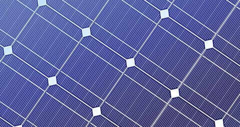 Polykristalline Solarzellen weisen aufgrund ihres höhren Innenwiderstands einen niedrigeren Wirkungsgrad auf.