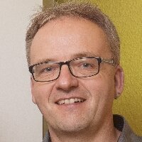 Familie Rieken kann regelmäßig im E3DC-Portal ihre eigenen Verbräuche und die Zeiten der Erzeugung überprüfen und somit weiteres Sparpotenzial finden. Familie Rieken kann regelmäßig im E3DC-Portal ihre eigenen Verbräuche und die Zeiten der Erzeugung überprüfen und somit weiteres Sparpotenzial finden.