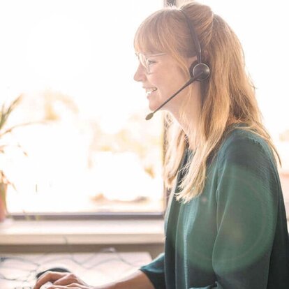 Für unsere Kunden ist die EWE Hotline 24/7 erreichbar. Für unsere Kunden ist die EWE Hotline 24/7 erreichbar.