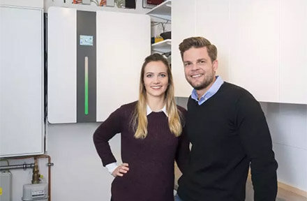 Kunden, bei denen die Sonne bereits für Strom sorgt, berichten von Ihren Erfahrungen mit ZuhauseSolar-Lösungen.