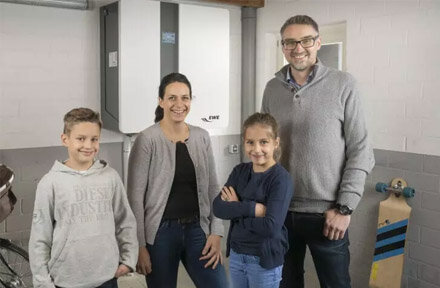 Kunden, bei denen die Sonne bereits für Strom sorgt, berichten von Ihren Erfahrungen mit ZuhauseSolar-Lösungen.